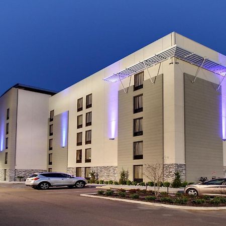 Holiday Inn Express & Suites Jackson Downtown - Coliseum By Ihg Exterior foto