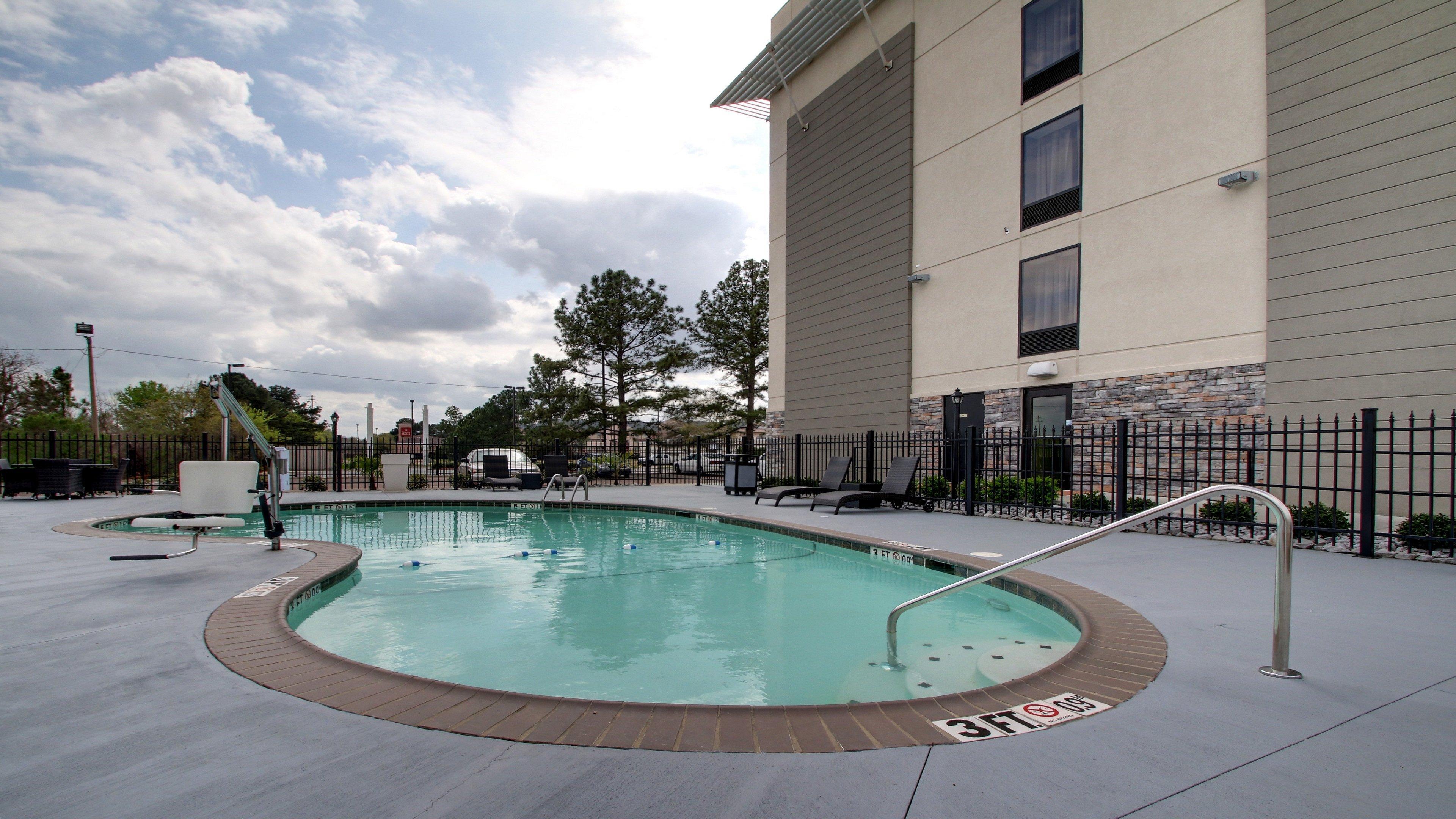 Holiday Inn Express & Suites Jackson Downtown - Coliseum By Ihg Exterior foto